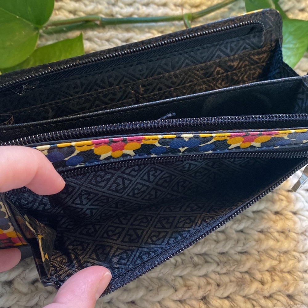 RELIC WALLET 😍 - Picture 6 of 6